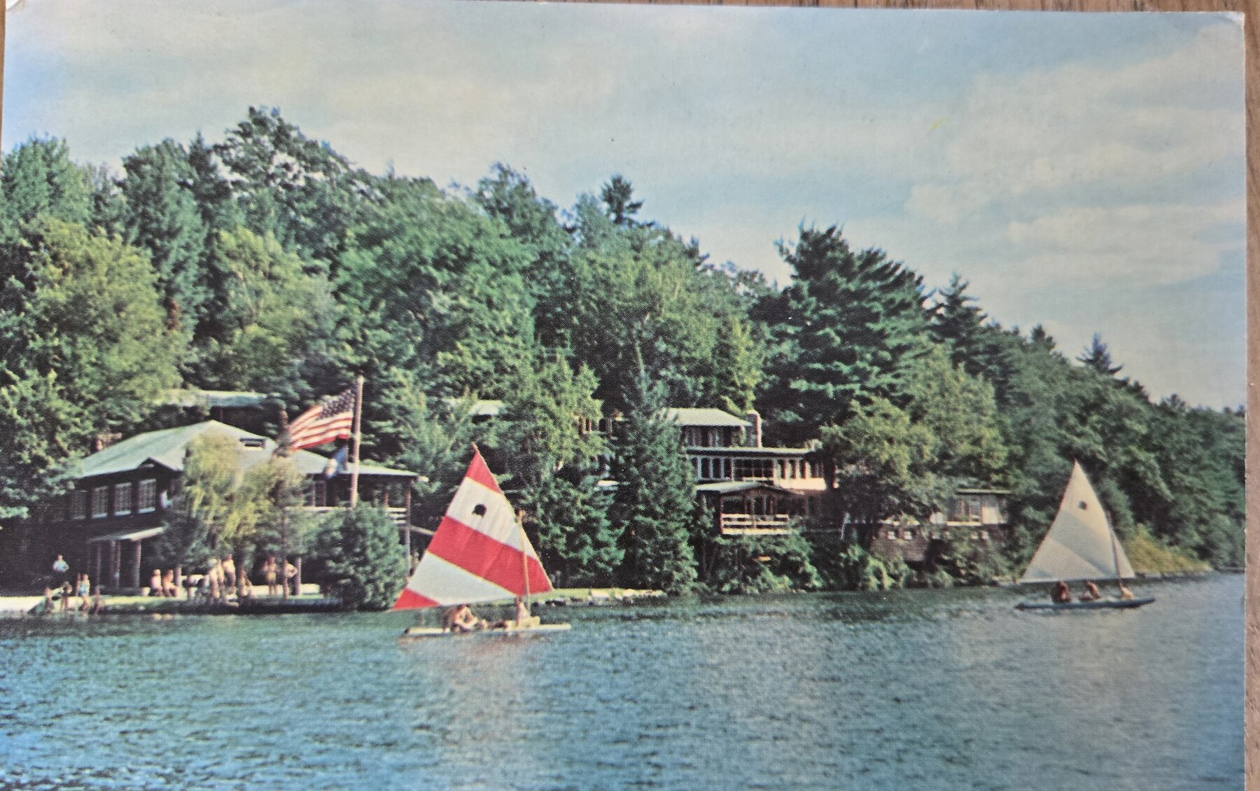 Bonnie Oaks Lodge Lake Morey Fairlee Vermont Postcard 1964