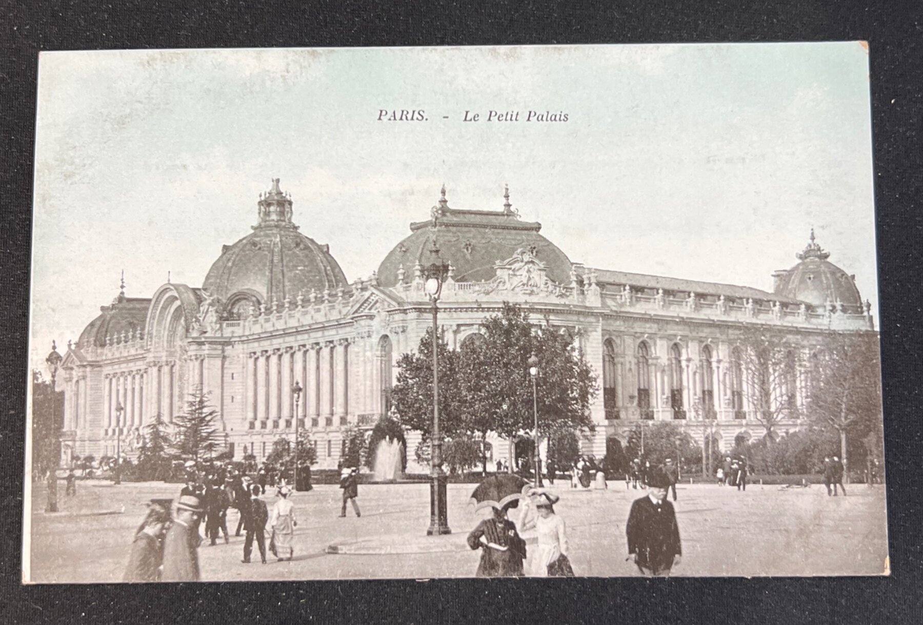 Postcard c1905 Paris Le Petit Palais Beaux-Arts Museum Pedestrians CPA France