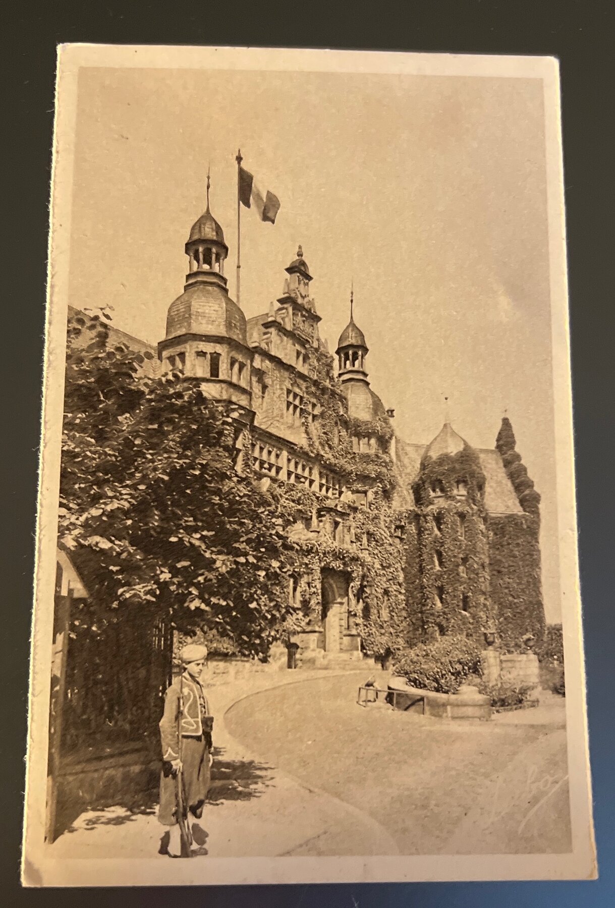 Postcard Metz Palais du Gouverneur French Tirailleurs Guard c1919 France